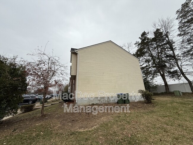 Building Photo - 4345 Normandy Ct