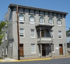 Building Photo - 523 S Cameron St