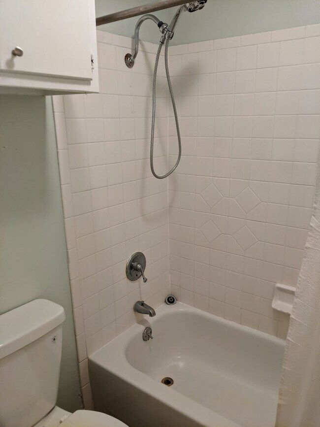 Building Photo - Greenbriar Condo for Rent!!!