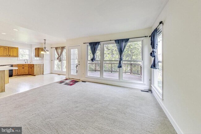 Building Photo - 6104 Cool Spring Terrace S