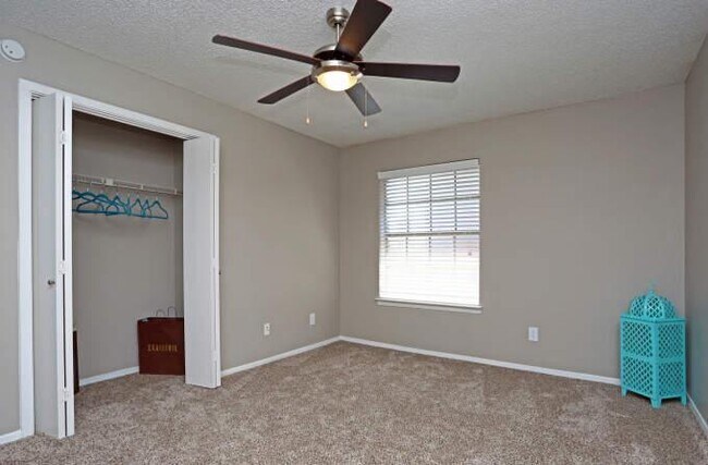 Building Photo - 1 bedroom in Bedford TX 76021