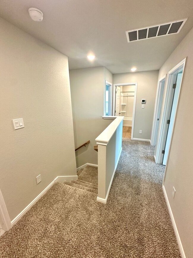 Building Photo - Luxury 2-Story, 4-Bed/ 2.5-Bath Duplex in ...