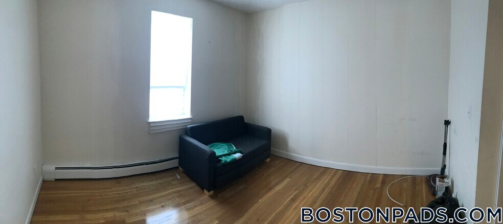 Building Photo - 180 N Beacon St