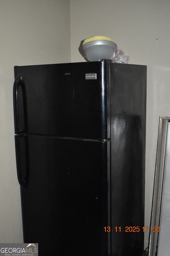 Building Photo - 3189 Somerset Dr