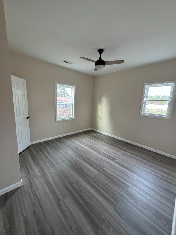 Building Photo - 736 Lincoln St S