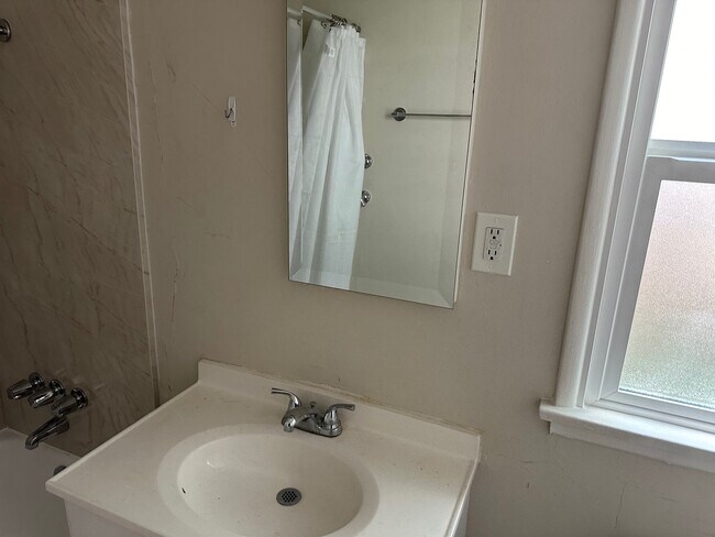 Building Photo - 26025 Cypress St