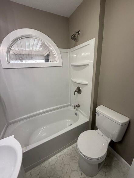 Building Photo - 159 Dry Valley Rd