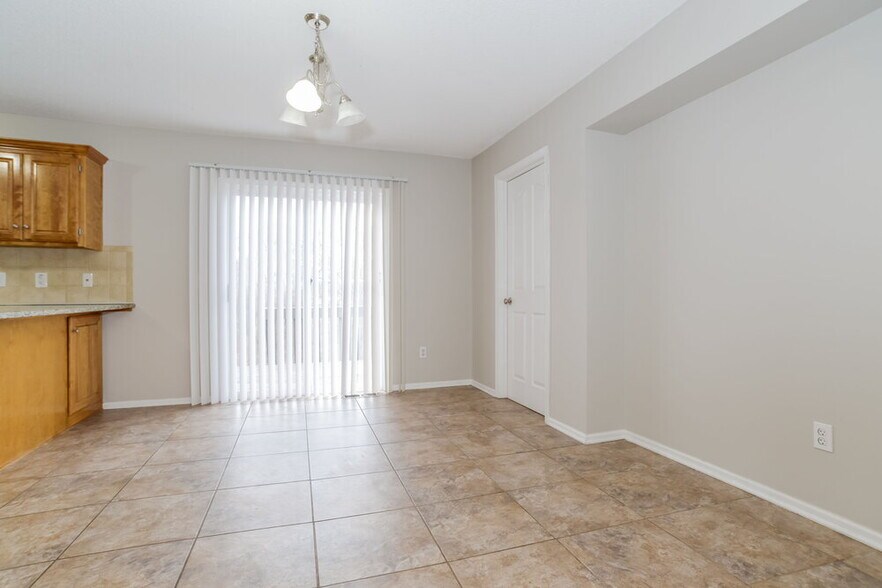 Building Photo - 712 Hibiscus Cir