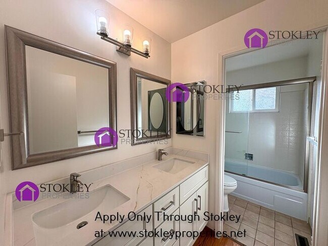 Building Photo - 2510 Biscay Way