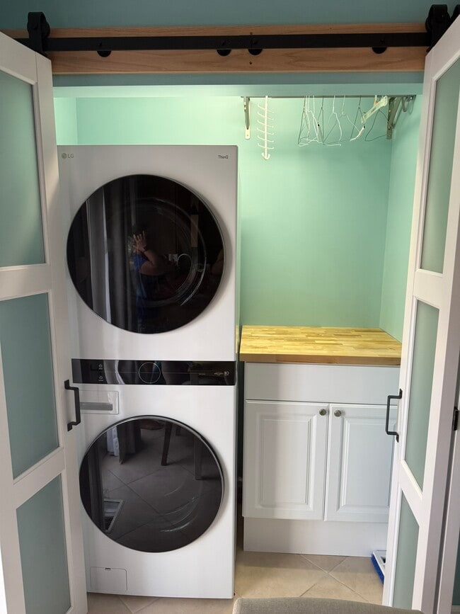 Building Photo - 2576 Blue Dog Ct