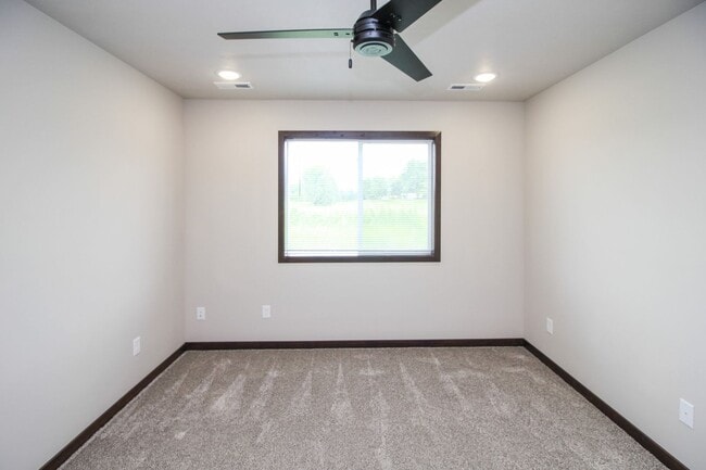 Building Photo - Brand New 3 bed 2 bath in Tea