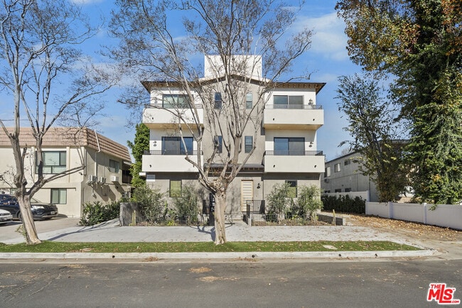 Building Photo - 10845 1/2 Morrison St