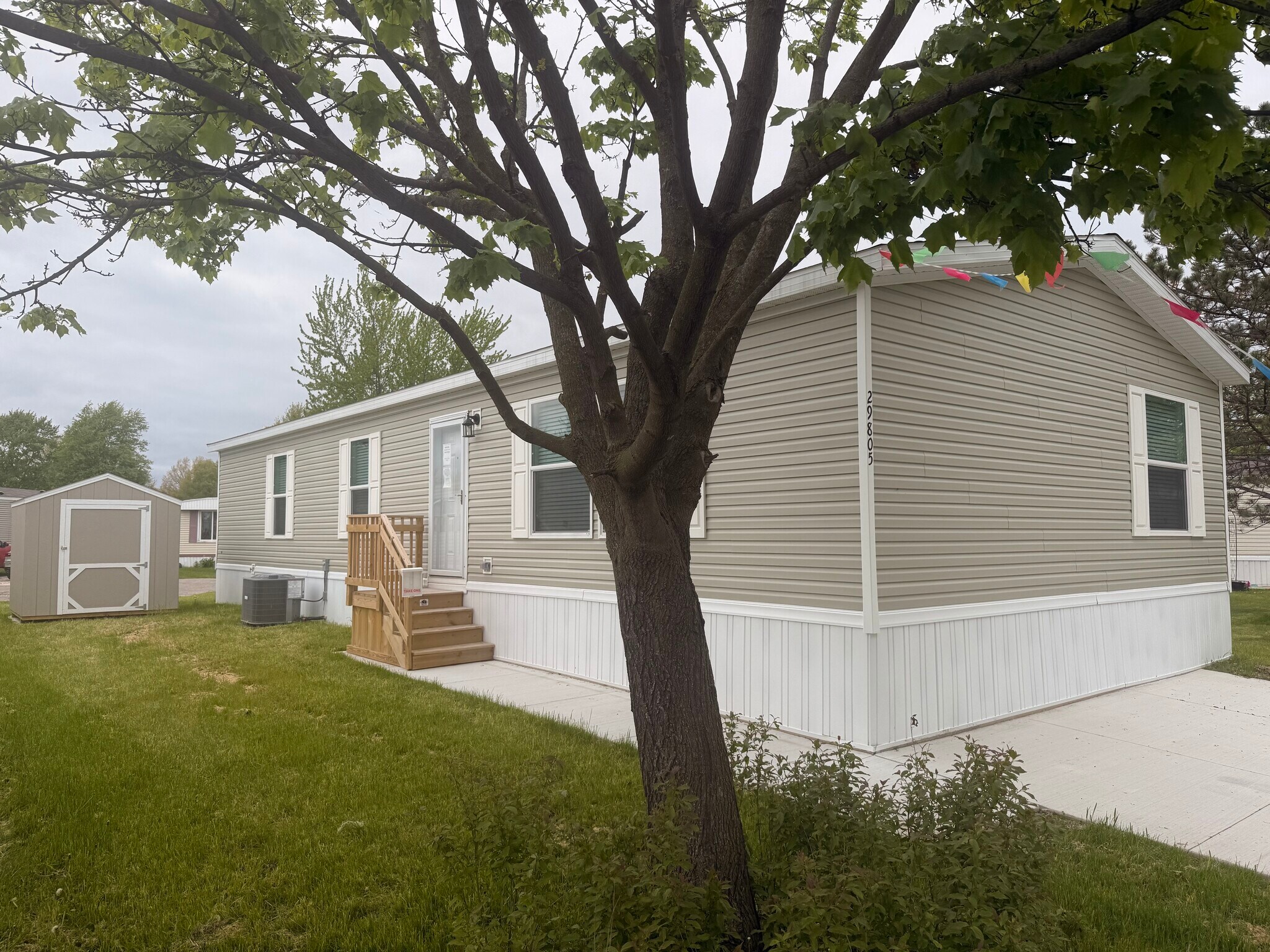 Building Photo - 29805 Jamestown Dr