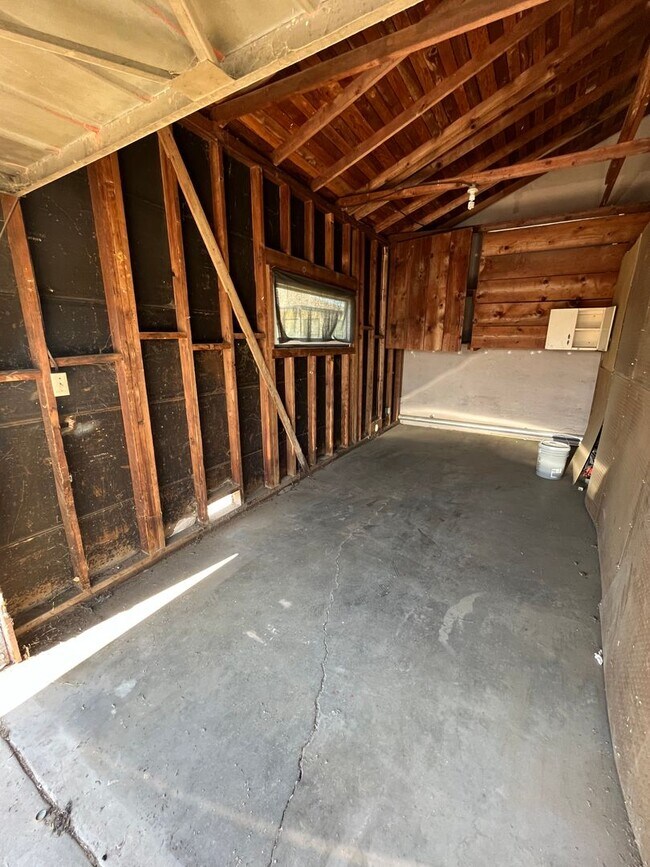 Building Photo - 2669