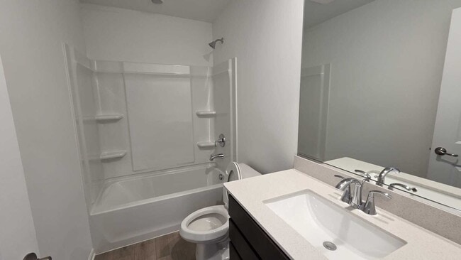 Building Photo - 460 Hathaway Ln