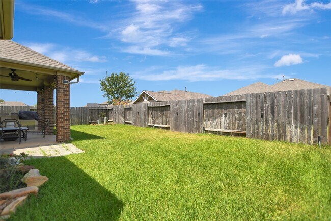 Building Photo - 18226 Russett Green Dr