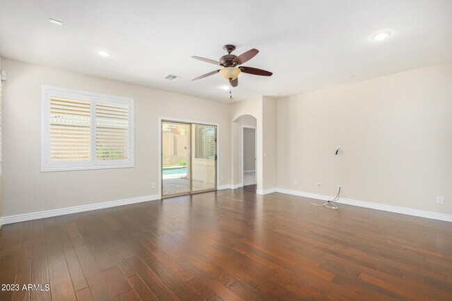 Building Photo - 4010 E Expedition Way
