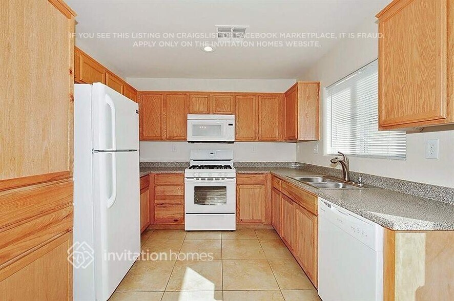 Building Photo - 5961 Mahogany Mountain Dr