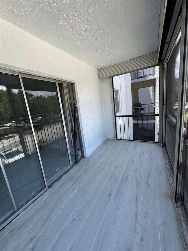 Building Photo - 3360 Spanish Moss Terrace