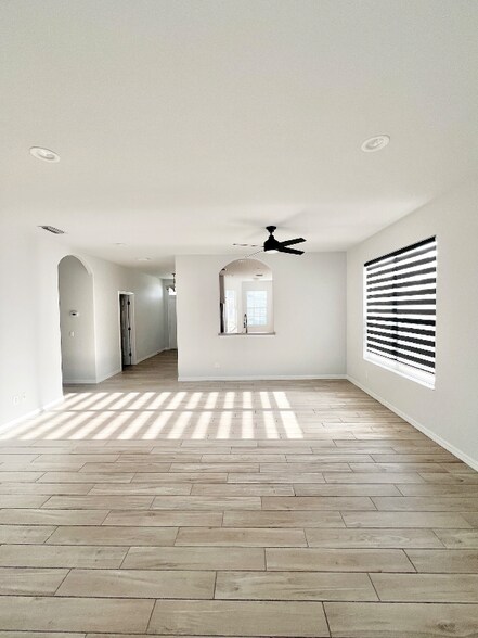 Building Photo - 5328 Levi Ln
