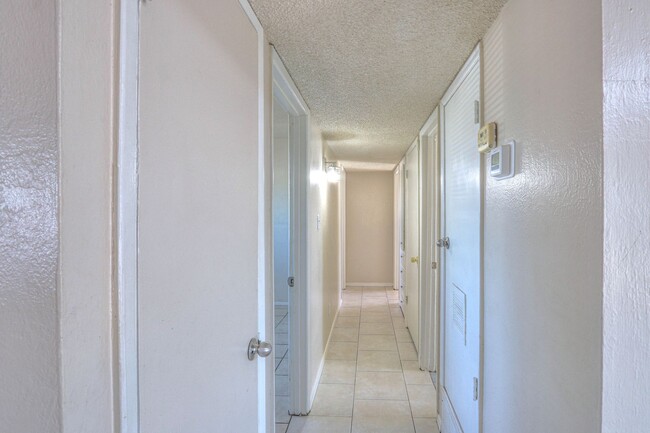 Building Photo - 4 Bedroom 2 bath in Heart of Casa Grande