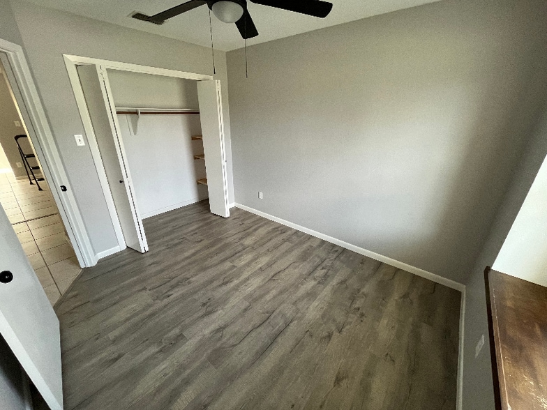 Building Photo - 837 Orleans Dr