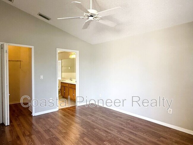 Building Photo - 2345 Roanoke Springs Dr
