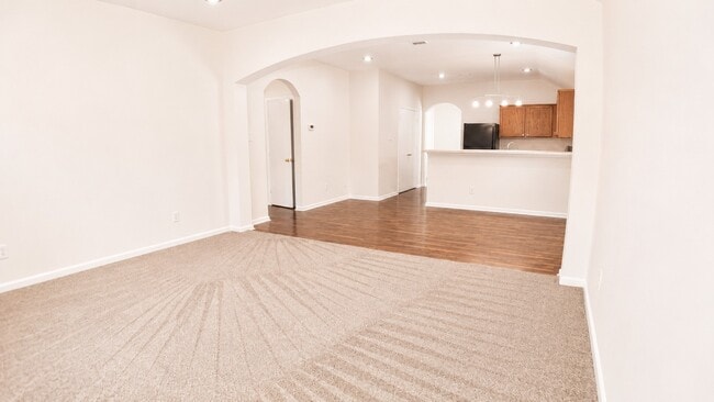 Building Photo - 7543 Legacy Pines Dr