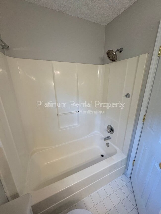 Building Photo - 3605 Knoll Crest Trail