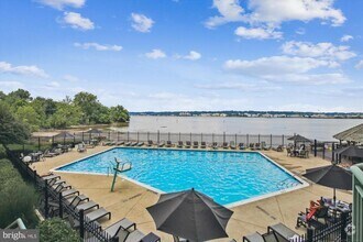 Building Photo - 501 Slaters Ln