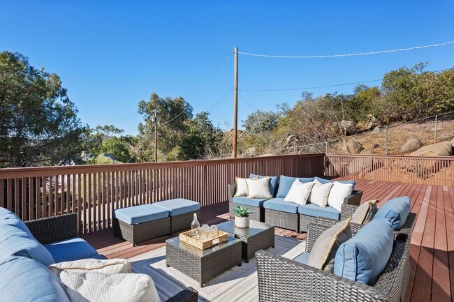 Building Photo - 3 Bedroom House with View in Poway