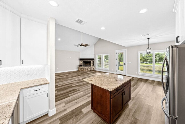 Building Photo - Where Southern Charm Meets Everyday Comfort