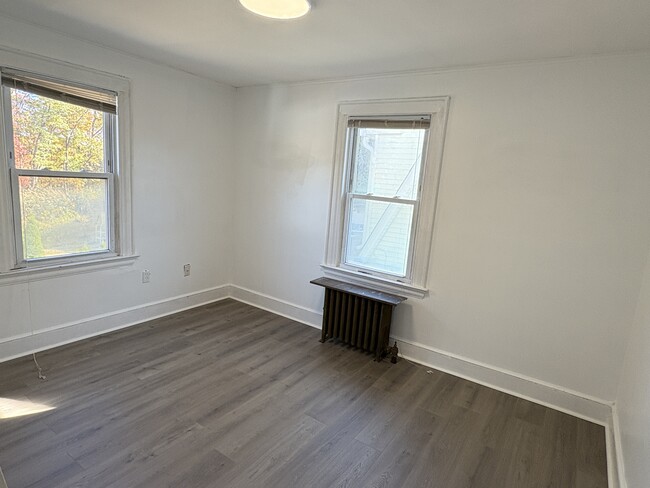 Building Photo - 273 Peck Ave