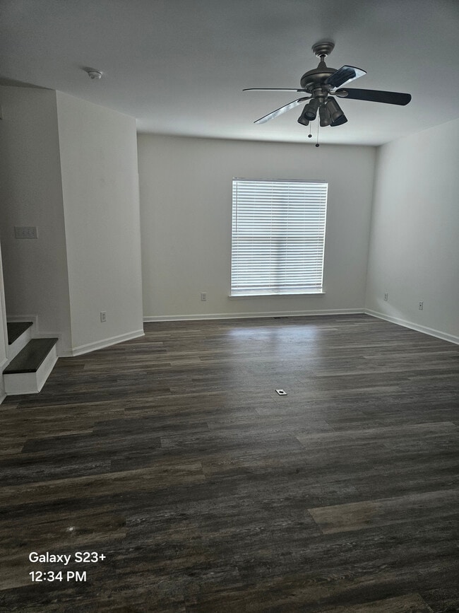 Building Photo - 105 Ruby Walk Dr