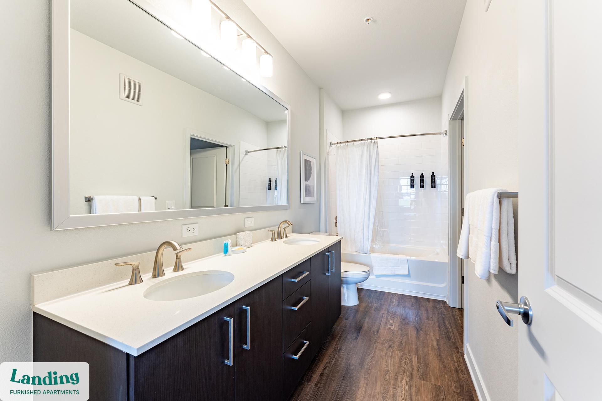 Building Photo - 1225 Utica Dr