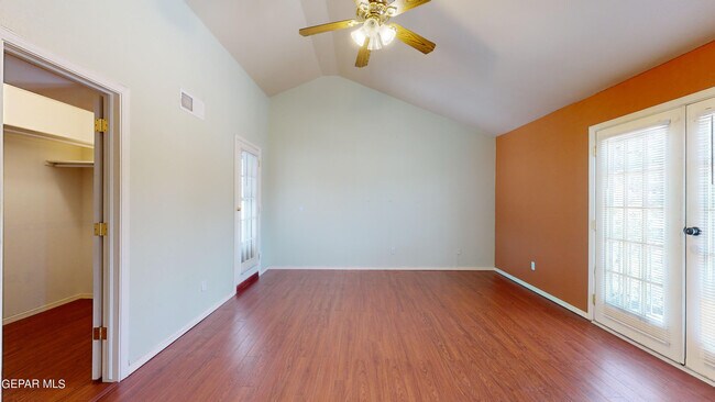 Building Photo - 6256 Escondido Dr