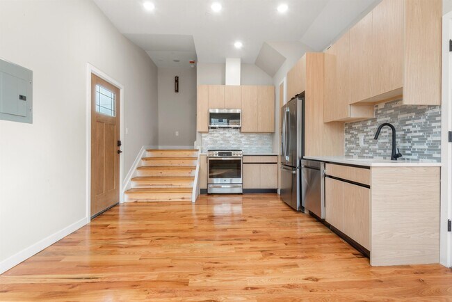 Building Photo - 108 Fleming Ave