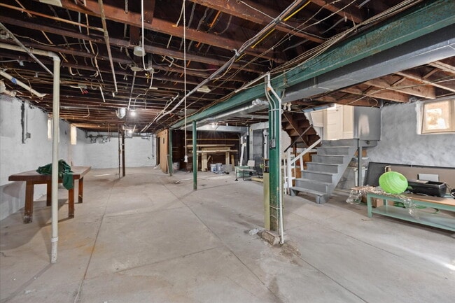 Building Photo - 6114 Waterman Blvd