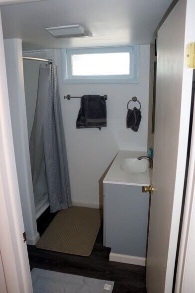 Bathroom - 2021 11th Ave N