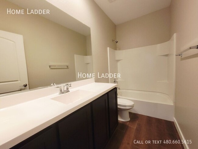 Building Photo - 13610 W Briles Rd