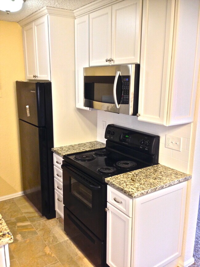 Building Photo - Charming Updated One Bedroom Apartment In North Boulder!