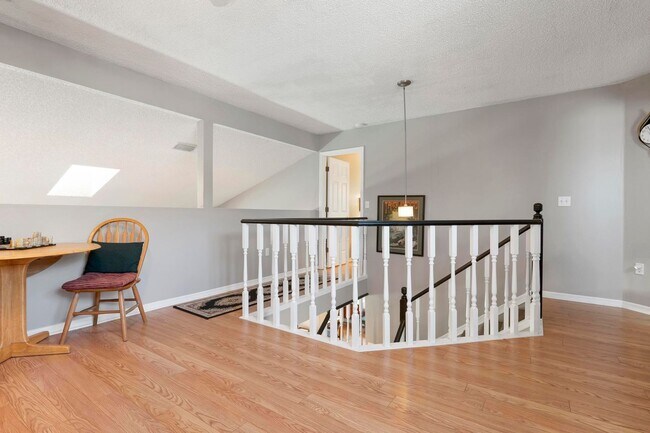 Building Photo - ** STUNNING 4 BEDROOM 2 FULL BATH/ 2 HALF BATH HOME WITH A PRIVATE POOL LOCATED JUST MINUTES FROM...