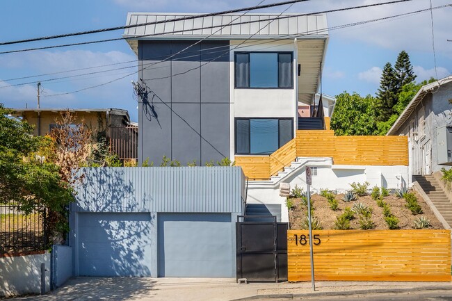 Primary Photo - Experience Modern Echo Park Living with St...