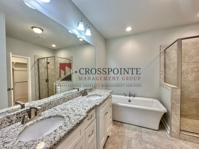 Building Photo - Stunning 3 Bed 2 Bath in South Tyler!