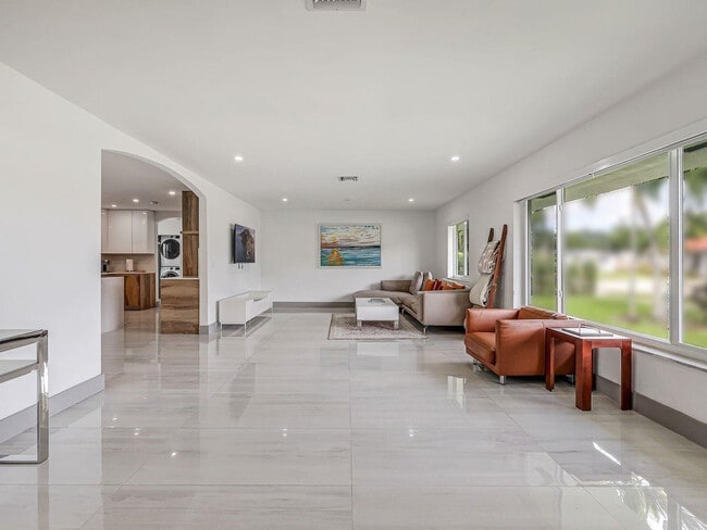 Building Photo - 16010 NW 37th Ct