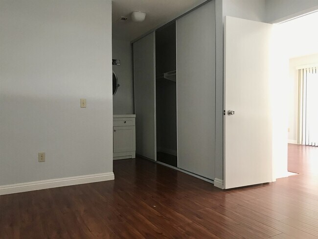 Building Photo - 10636 Dabney Dr