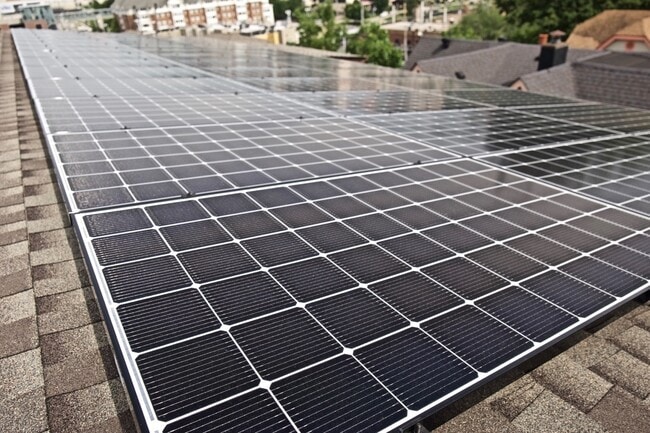 Building Photo - 4 bed / 4.5 bath flat in South Plaza overlooking UMKC and Brookside Blvd