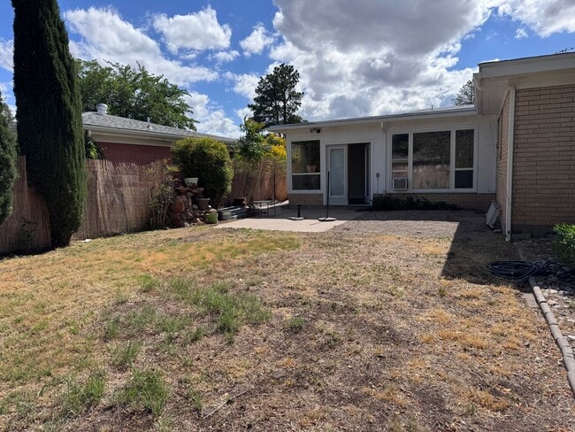 Building Photo - 3 Bedroom, 2 Bathroom Home near Washington...