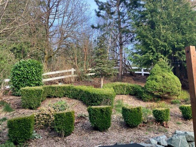 Building Photo - 8712 75th Dr NE