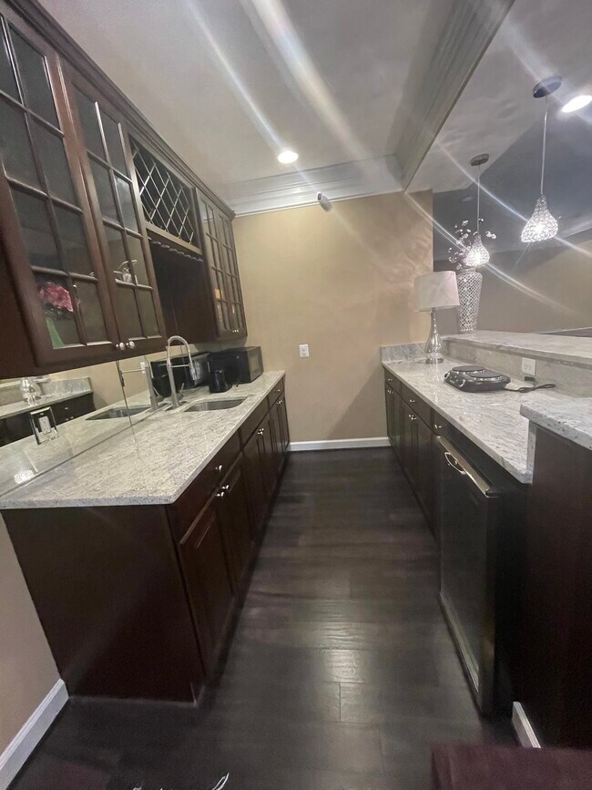Building Photo - 25339 Kinsale Pl